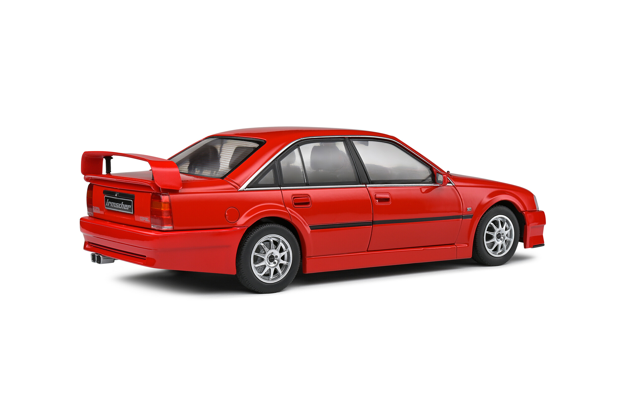 Opel Omega 3.0 24V 1990 1:18 Solido