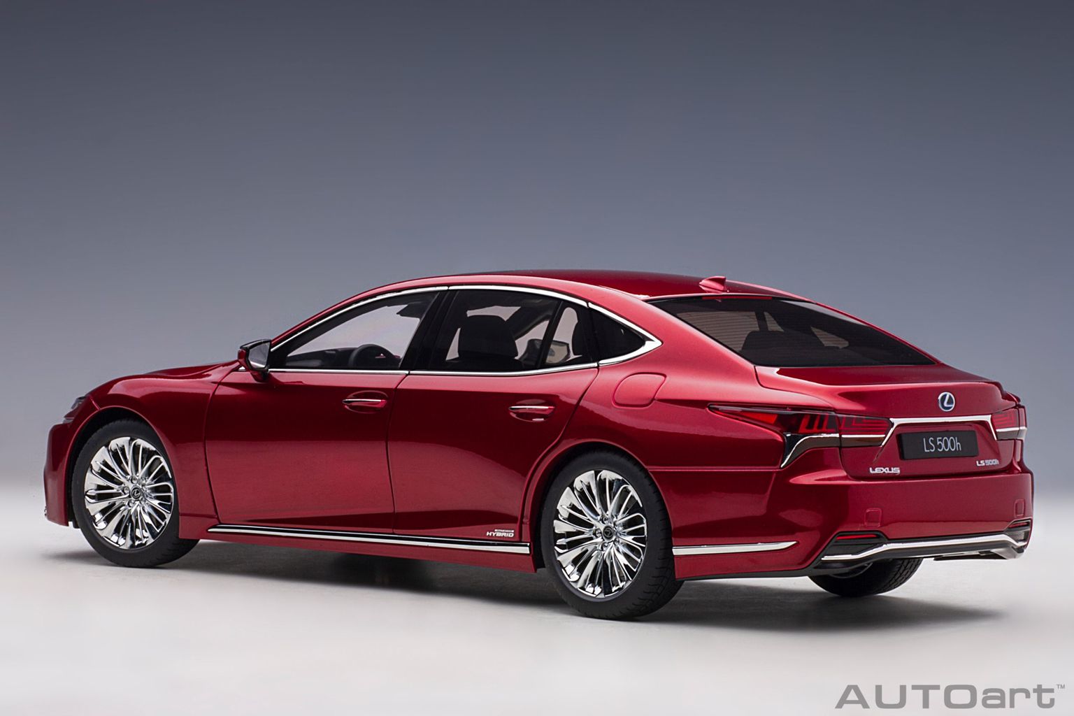 Lexus LS 500h Morello red metallic 1:18 AUTOart