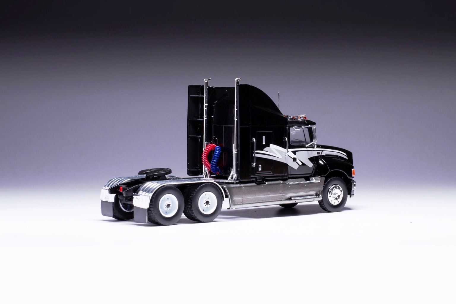 Ford Aeromax 1990 black 1:43 Ixo Models