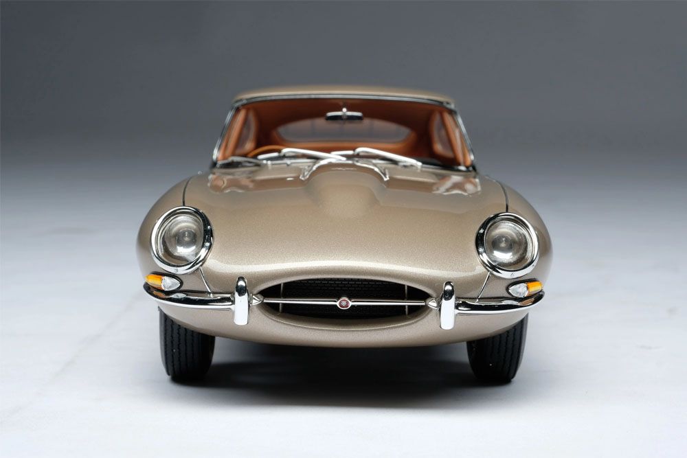 Jaguar E-Type Coupe 1961 bronze 1:18 Amalgam