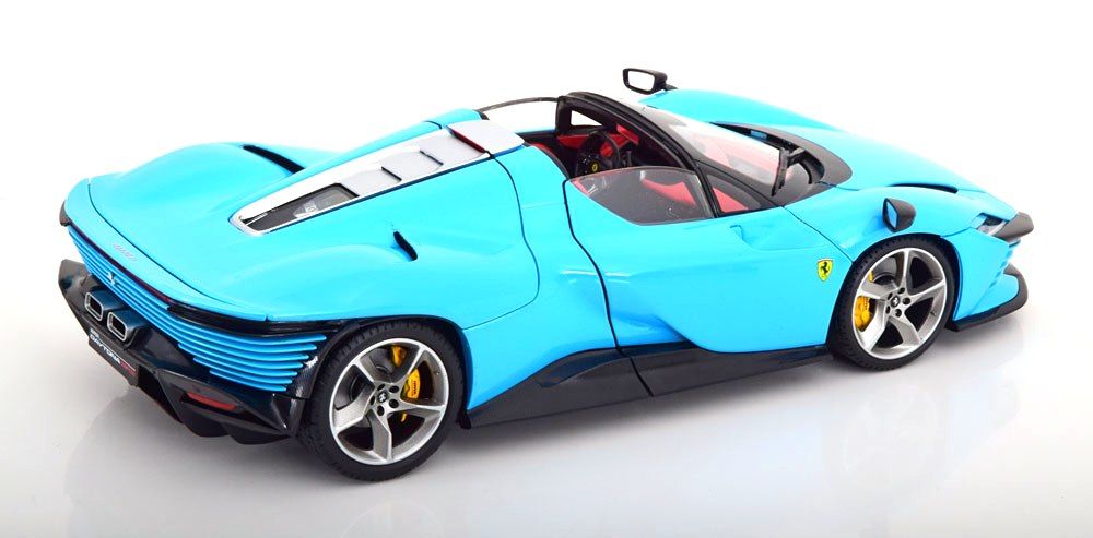 Ferrari Daytona SP3 Closed Roof 2022 baby blue 1:18 Bburago