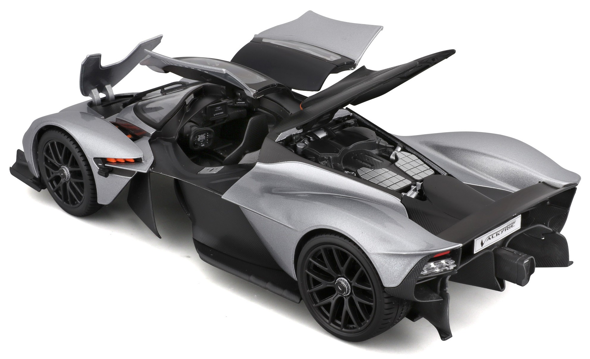 Aston Martin Valkyrie 2022 silver 1:18 Maisto