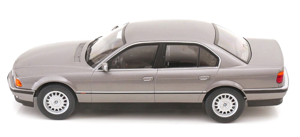 BMW 740i E38 1994 grey metallic 1:18 KK Scale