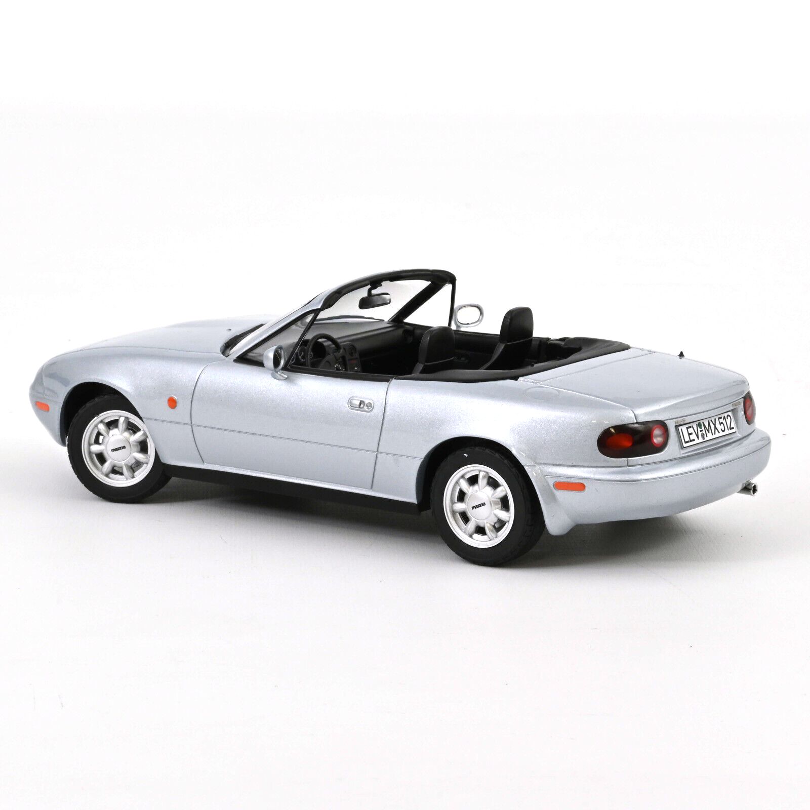 Mazda MX-5 1989 silver 1:18 Norev