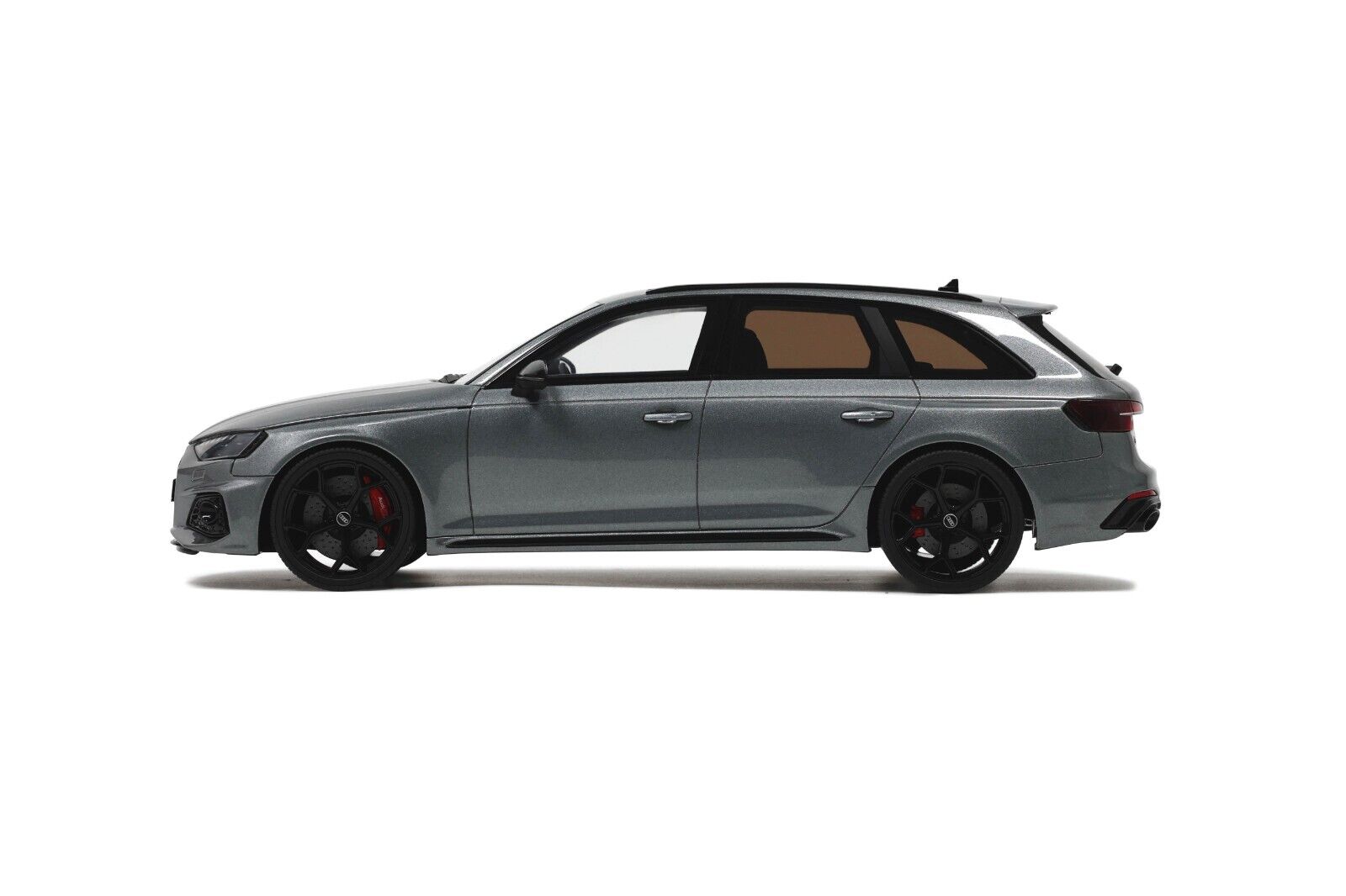 Audi RS4 Avant Competition Daytona grey 1:18 GT Spirit