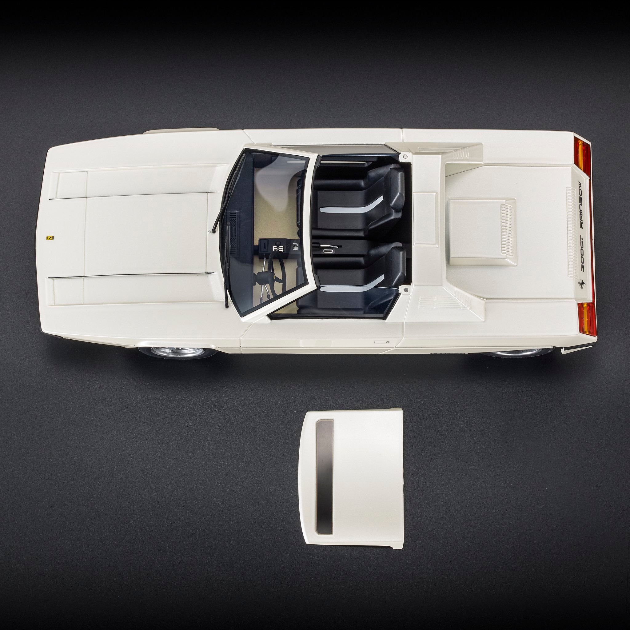 Ferrari 308 GT Bertone Rainbow 1976 white 1:18 Top Marques Collectibles