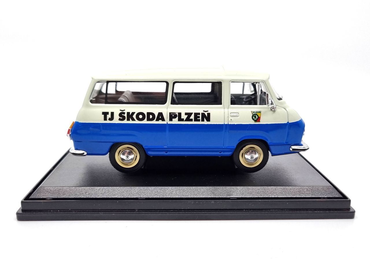 Škoda 1203 TJ Škoda Plzeň limitovaná edice "Hokej 88" 1:43 Svět autíček
