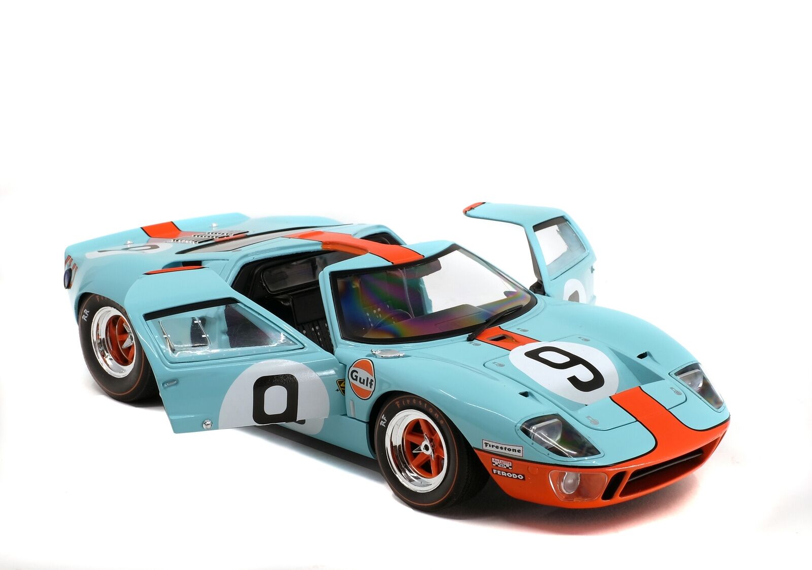 Ford GT 40 MK I Winner Le Mans 1968 1:18 Solido