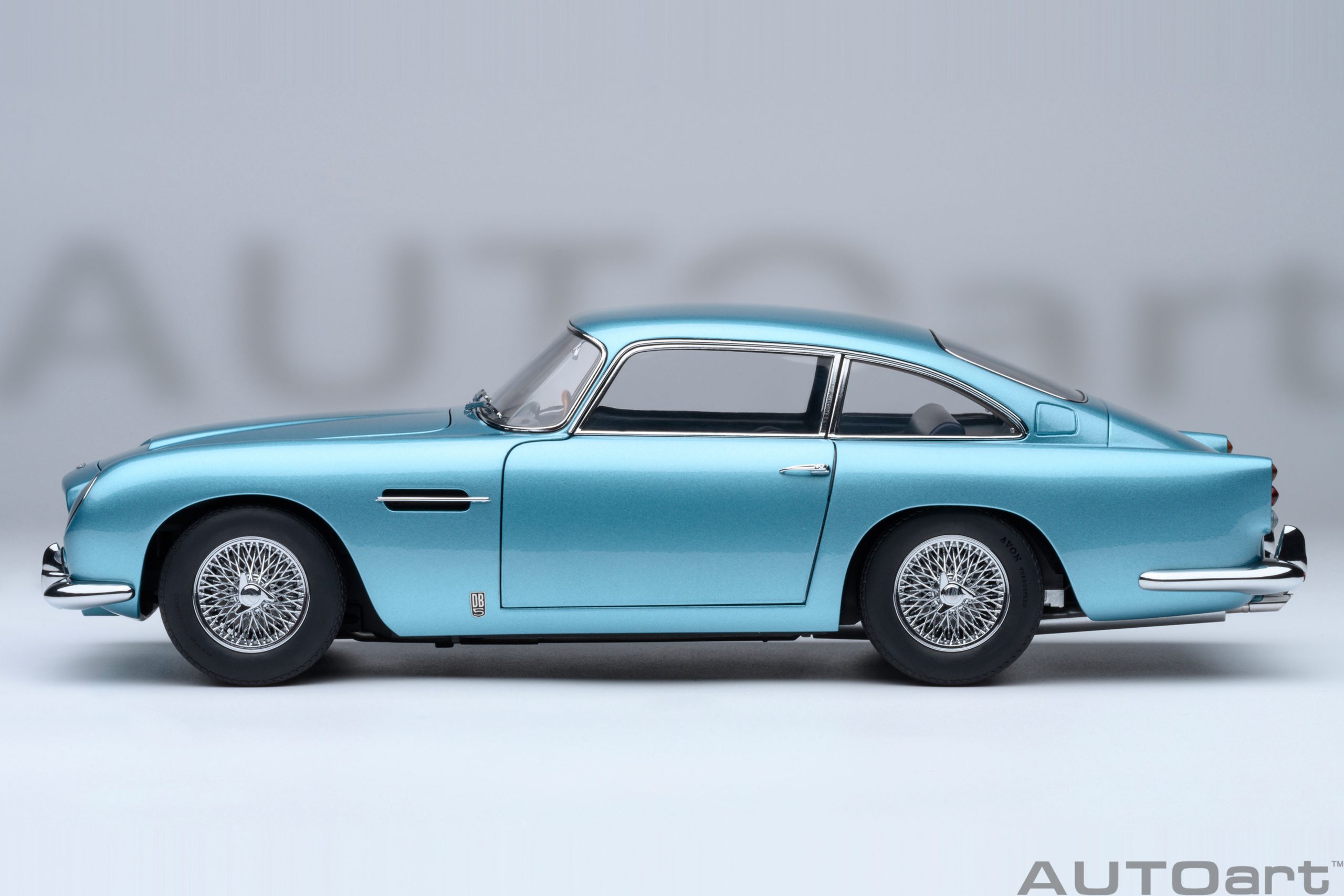 Aston Martin DB5 1964 caribbean pearl/blue 1:18 AUTOart