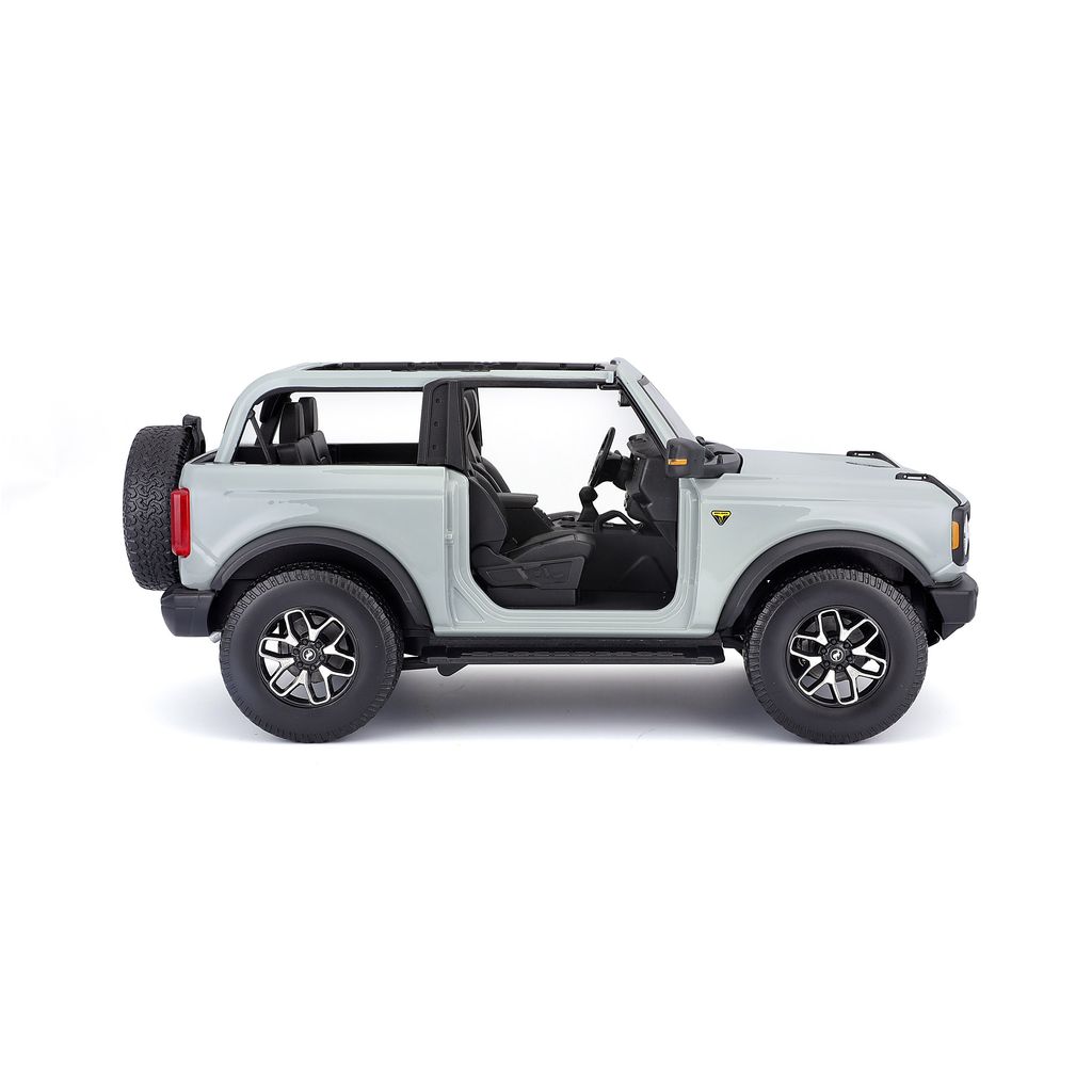 Ford Bronco Badlands 2021 light grey 1:18 Maisto
