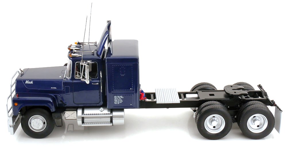 Mack RL700L 1974 blue metallic 1:18 Road Kings