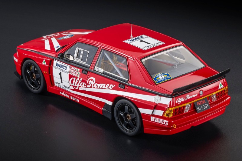 Alfa Romeo 75 Turbo Evoluzione IMSA #1 Biasion/Larini/Siviero 2nd Giro d'Italia 1989 1:18 Top Marques Collectibles