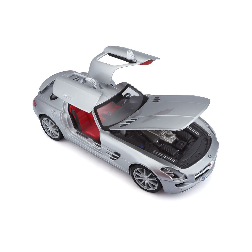Mercedes-Benz SLS Coupe 6.3 AMG C197 2012 silver 1:18 Maisto