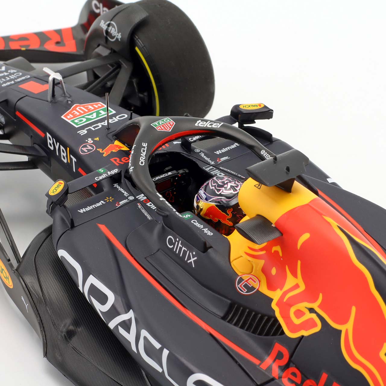 Red Bull RB18 #1 M. Verstappen Winner Miami GP World Champion 2022 1:18 Minichamps