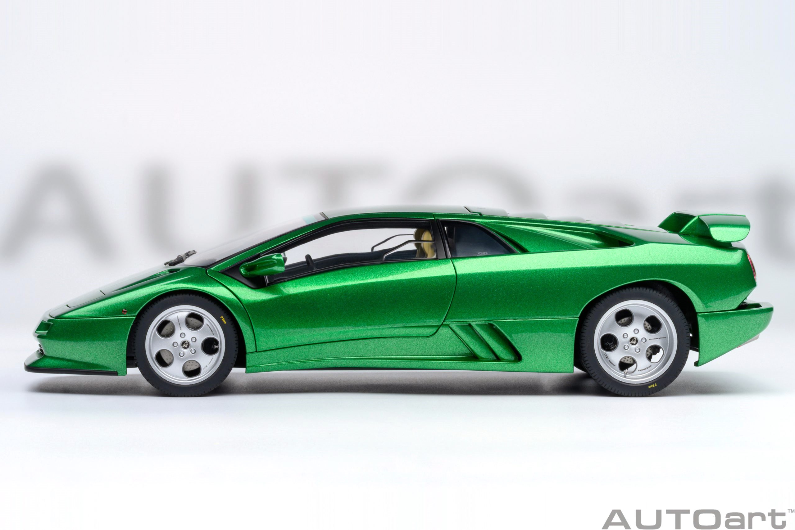 Lamborghini Diablo SE 30th Anniversary Edition Verde Mic 1:18 AUTOart