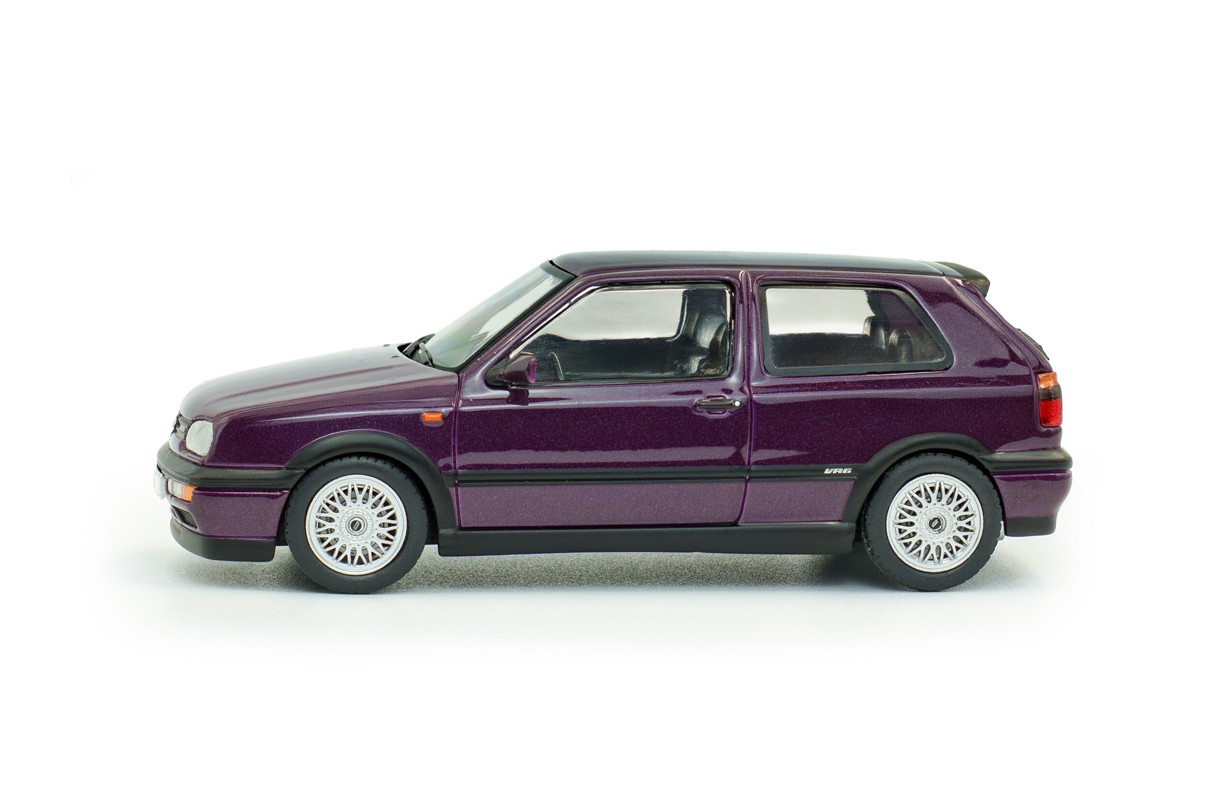 Volskwagen Golf MKIII VR6 1994 purple 1:43 Solido