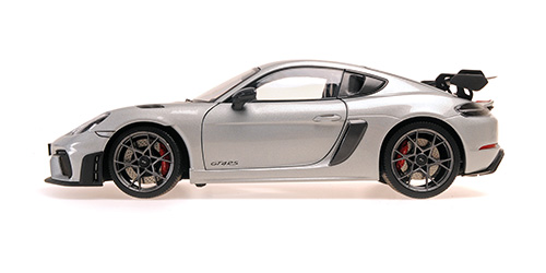 Porsche Cayman GT4 RS Weissach Package 2024 silver metallic 1:18 Minichamps