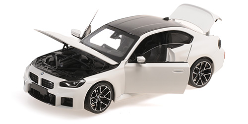 BMW M2 2022 white 1:18 Minichamps