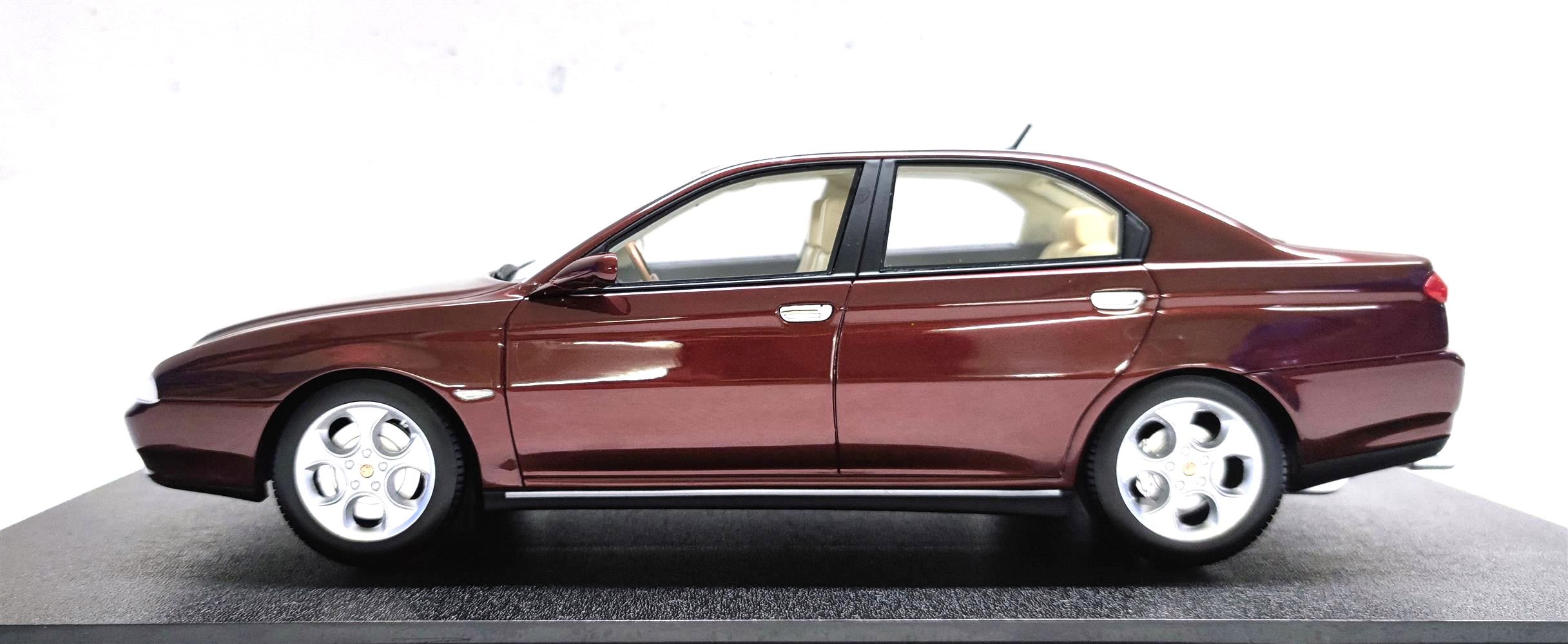 Alfa Romeo 166 3.0 V6 24v Super 1998 red metallic 1:18 Cult Scale Models