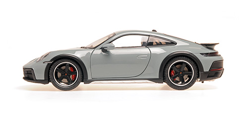 Porsche 911 Dakar 2022 green metallic 1:18 Minichamps 