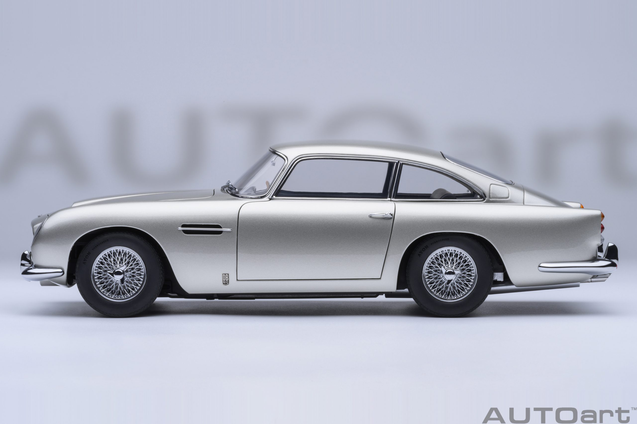Aston Martin DB5 1964 silver 1:18 AUTOart