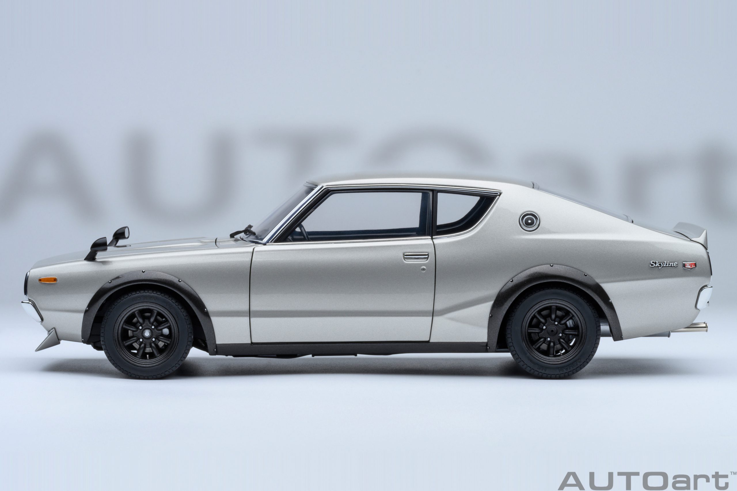 Nissan Skyline 2000 GT-R 1973 Tuned Version silver 1:18 AUTOart
