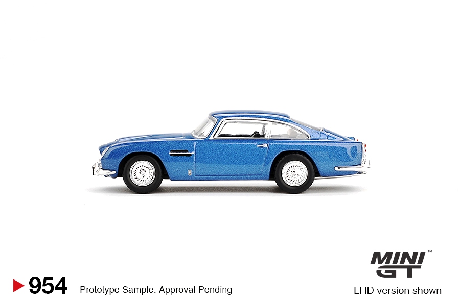Aston Martin DB5 Sierra Blue 1:64 Mini GT