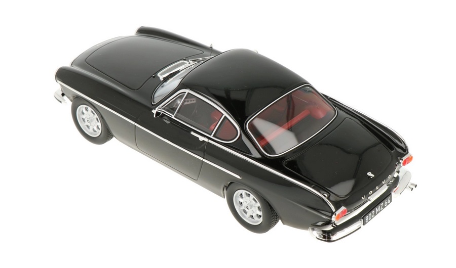 Volvo 1800 S 1967 black 1:18 Norev