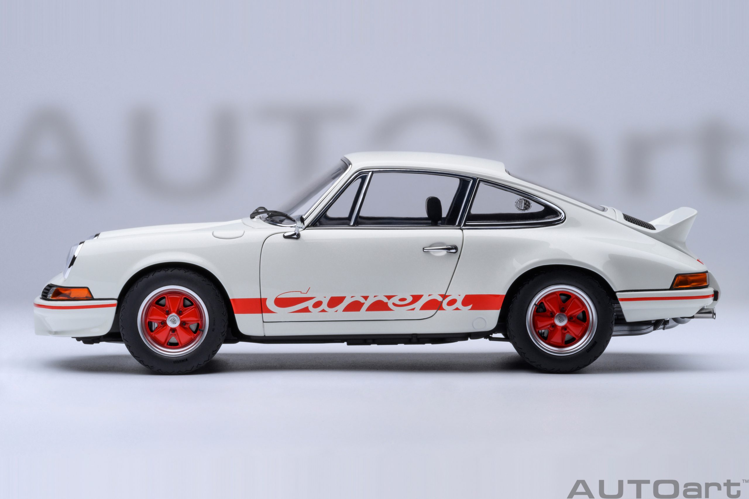 Porsche 911 Carrera 2.7 RS Grand Prix white/red stripes 1:18 AUTOart