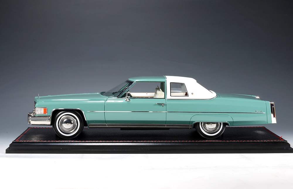 Cadillac Coupe De Ville 1976 green/white 1:18 Stamp Models