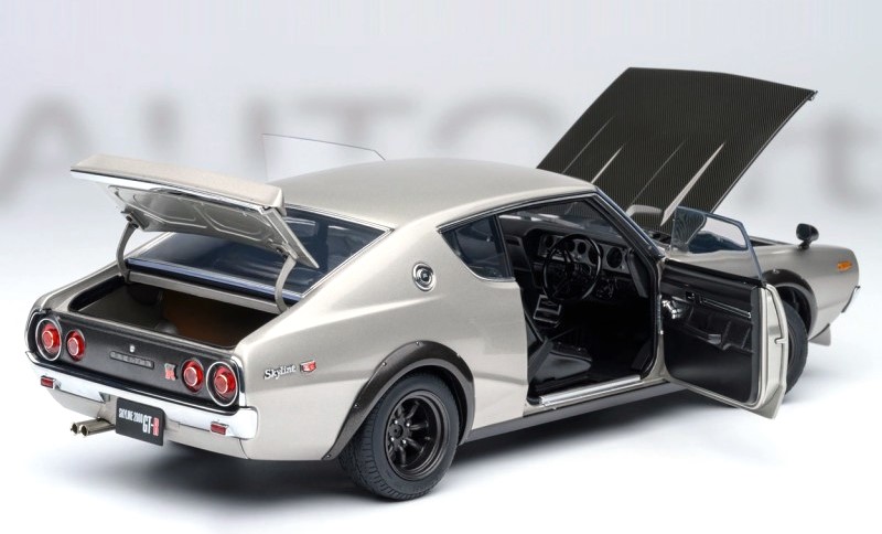Nissan Skyline 2000 GT-R Tuned Version Coupe 1973 silver/black 1:18 AUTOart