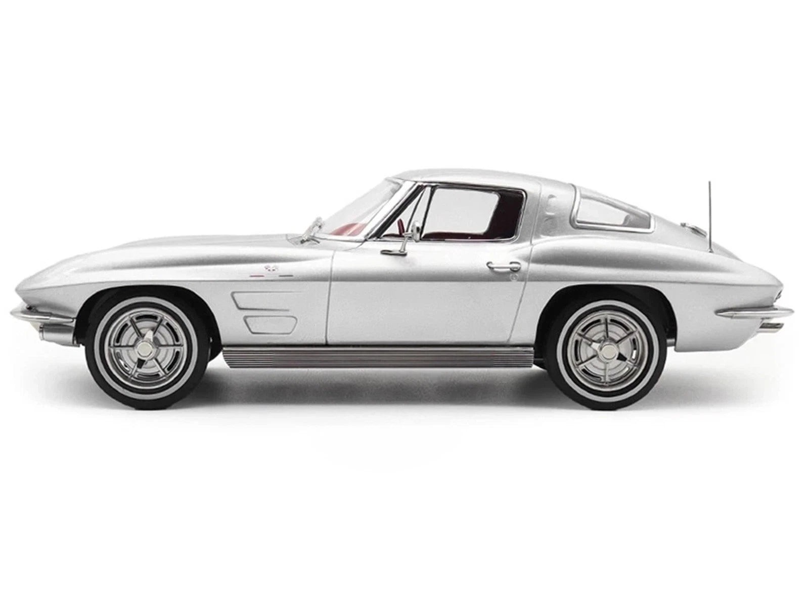 Chevrolet Corvette Stingray 1963 sebring silver 1:18 Norev