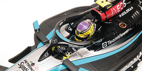 Mercedes-AMG Petronas F1 Team W15 E Performance #44 L.Hamilton Abu Dhabi GP 2024 with Figurine - Last Race Mercedes GP 1:12 Minichamps