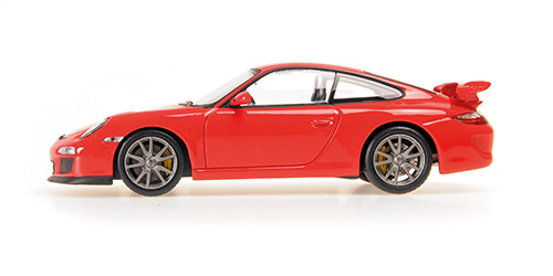 Porsche 911 GT3 2009 red 1:43 Minichamps