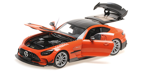 Mercedes-AMG GT Black Series 2021 orange/silver wheels 1:18 Minichamps