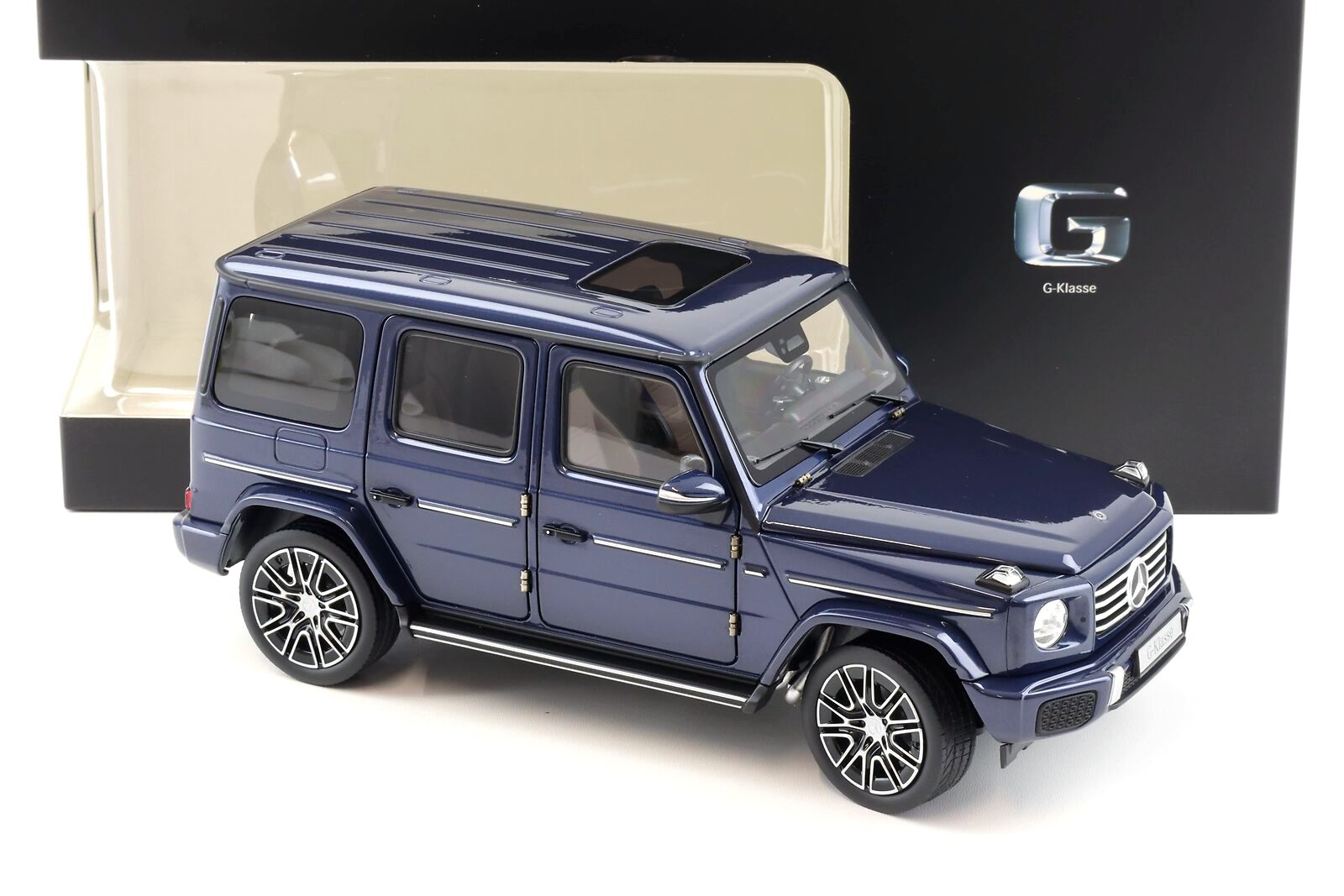 Mercedes-Benz G-Klasse AMG Line W465 sodalith blue 1:18 Norev