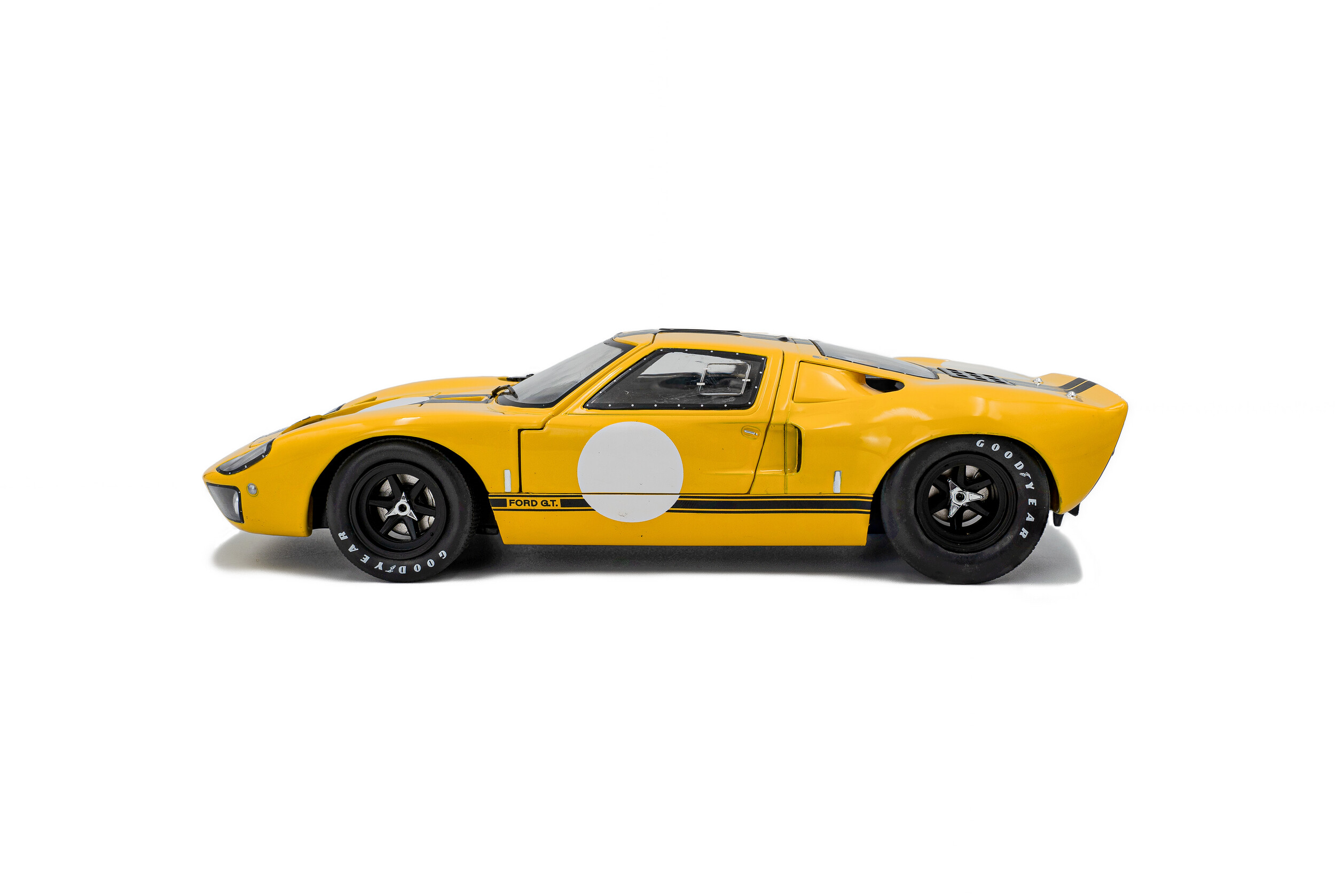Ford GT40 MK.1 1968 yellow 1:18 Solido
