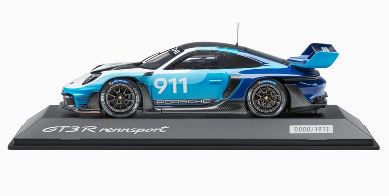 Porsche 911 GT3 R Racing Speed Icon Design #911 1:43 Porsche Dealer Edition