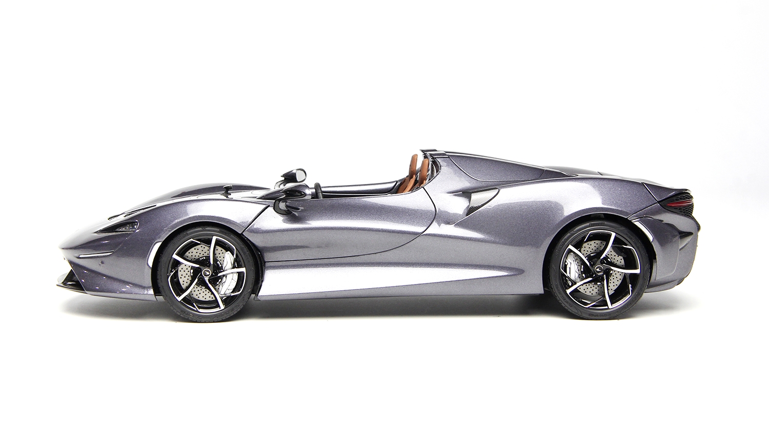 McLaren Elva heavy grey metallic 1:18 LCD Model