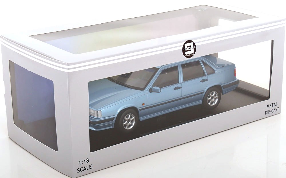 Volvo 850 1993 fjord blue metallic 1:18 Triple9 Collection