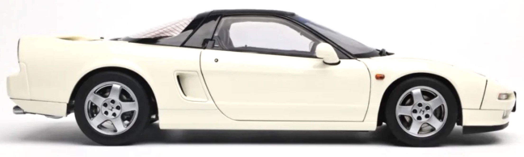 Honda NSX-NA1 white 1:18 LCD Model