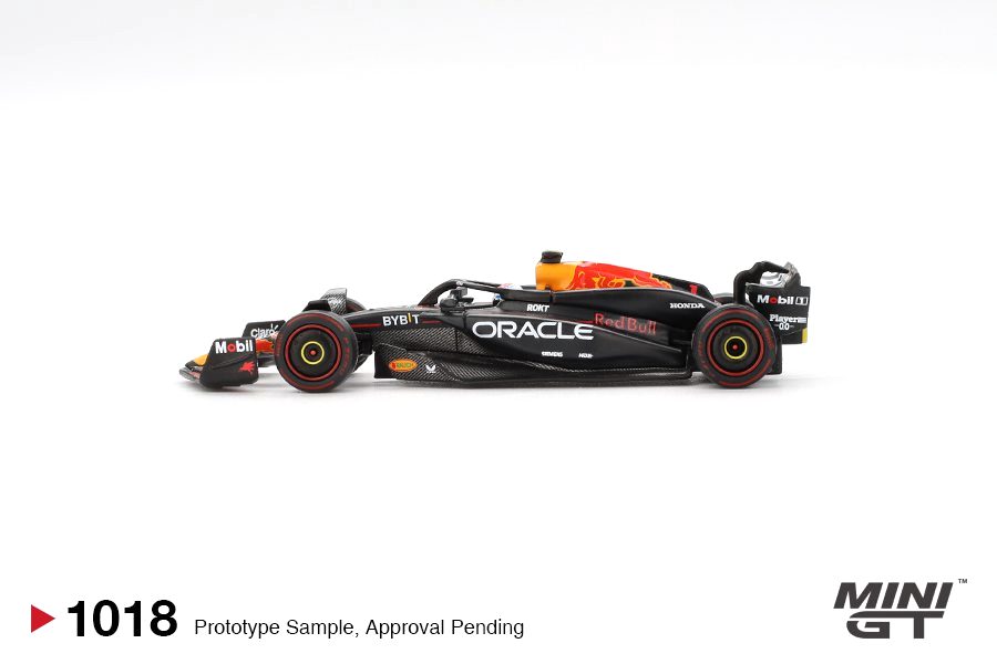 Red Bull Racing RB20 #1 M. Verstappen Winner GP Bahrain 2024 1:64 Mini GT