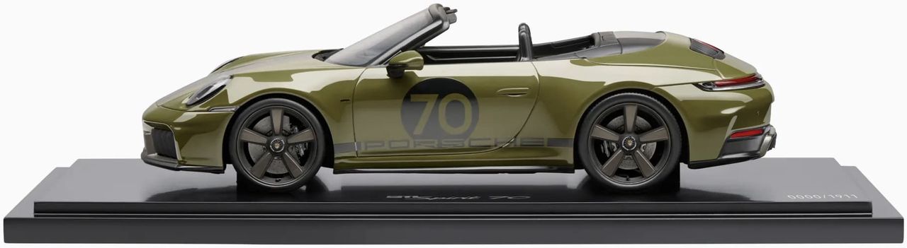Porsche 911 Spirit 70 Olive Neo 1:18 Porsche Dealer edition