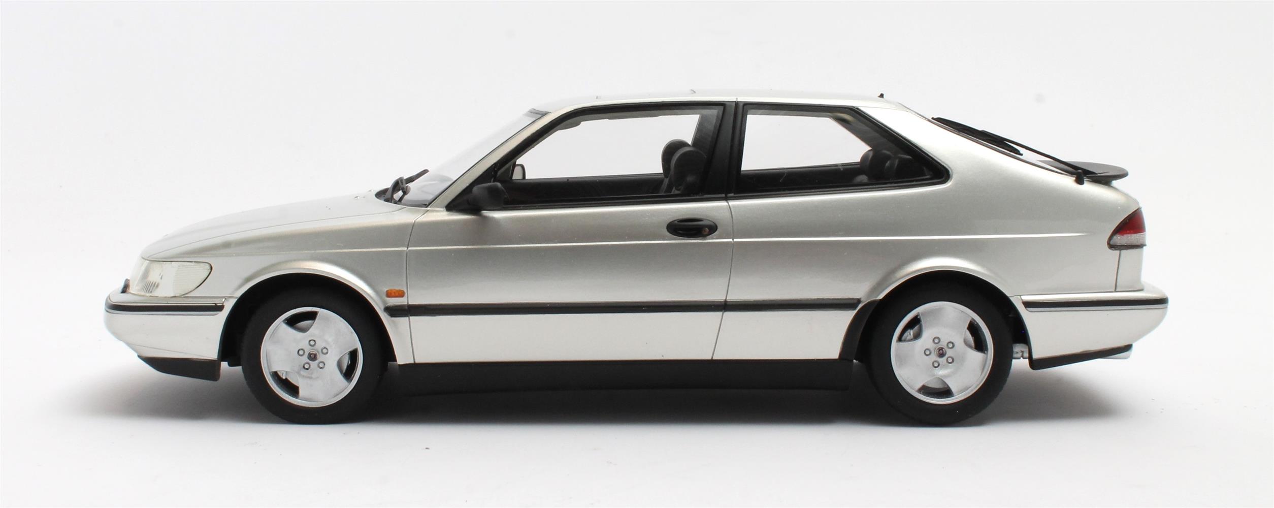 Saab 900 SE Turbo 1994 silver 1:18 Cult Scale Models
