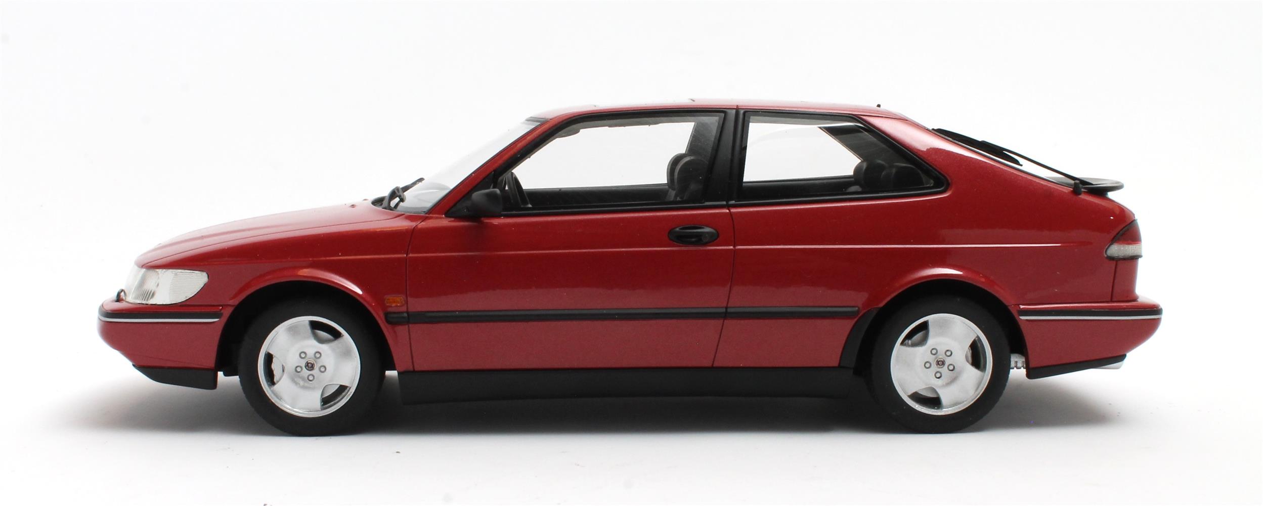 Saab 900 SE Turbo 1994 red 1:18 Cult Scale Models