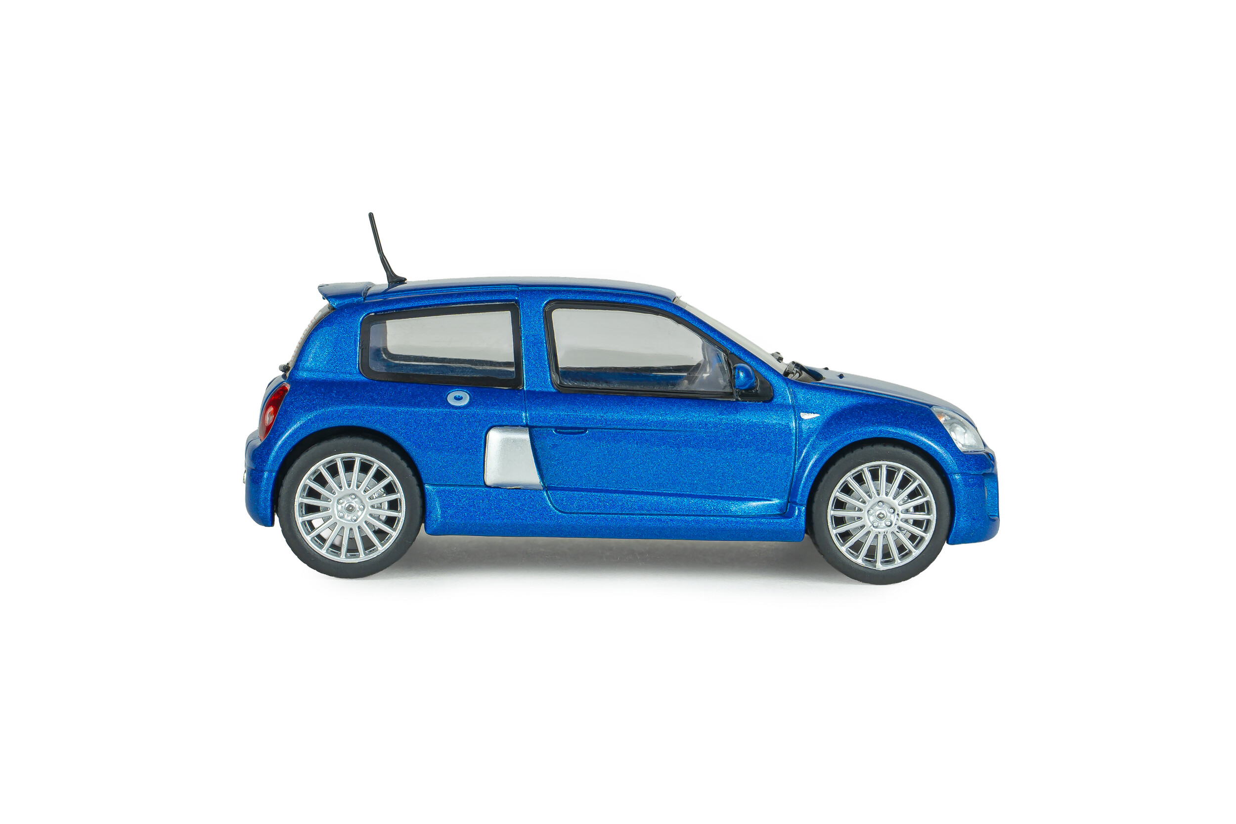 Renault Clio V6 PH.2 2003 bleau iliade 1:43 Solido