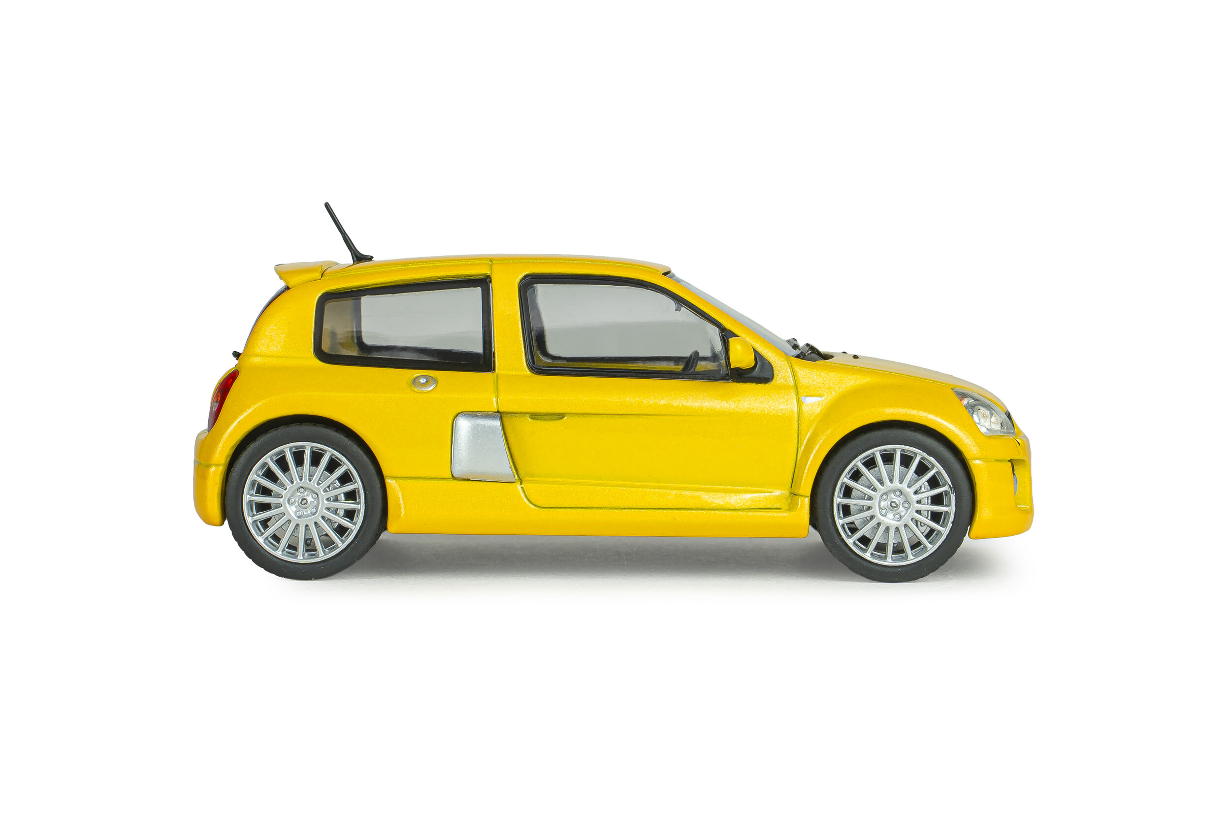 Renault Clio V6 PH.2 2003 jaune sirius 1:43 Solido