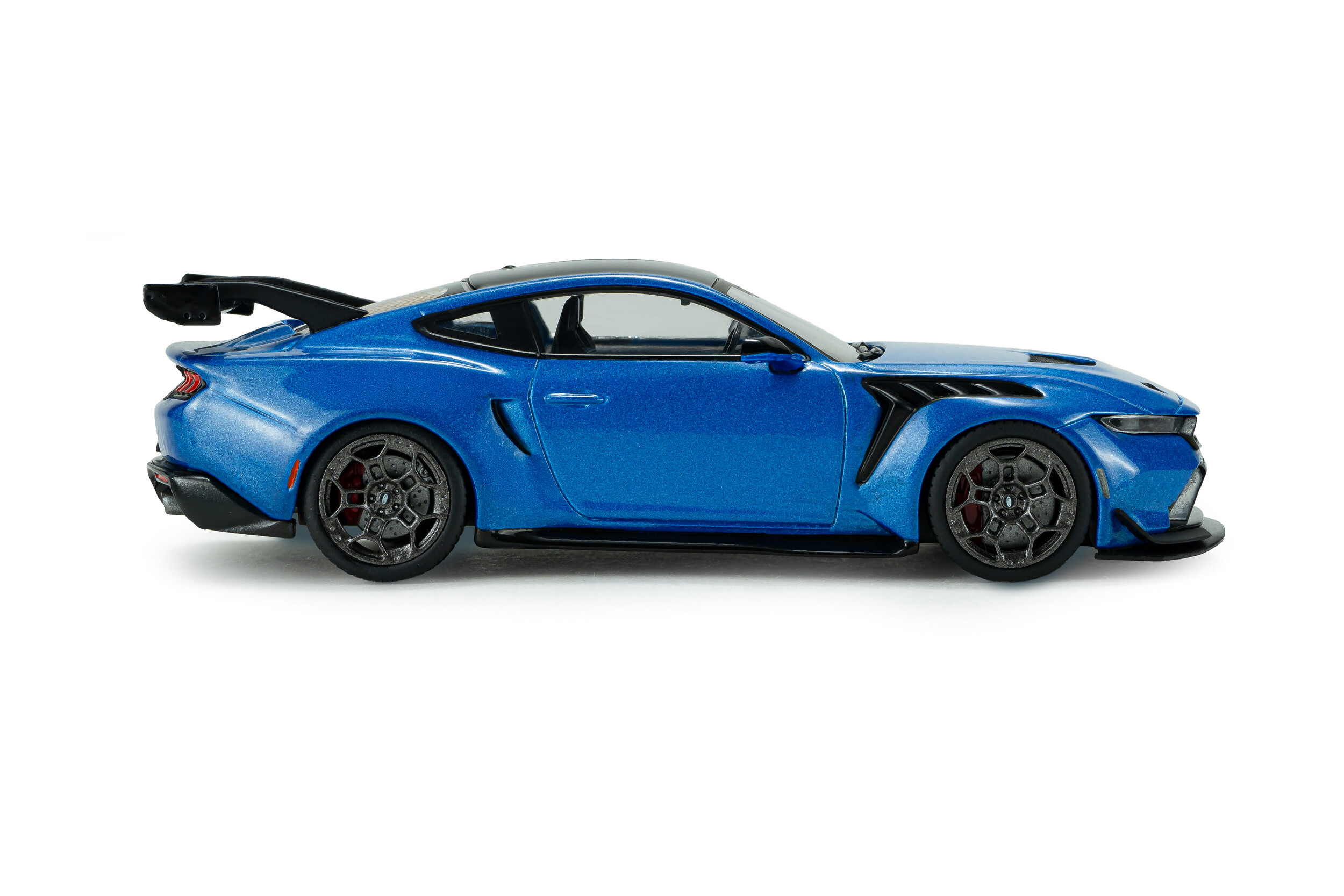 Ford Mustang GTD 2025 indulgent blue 1:43 Solido