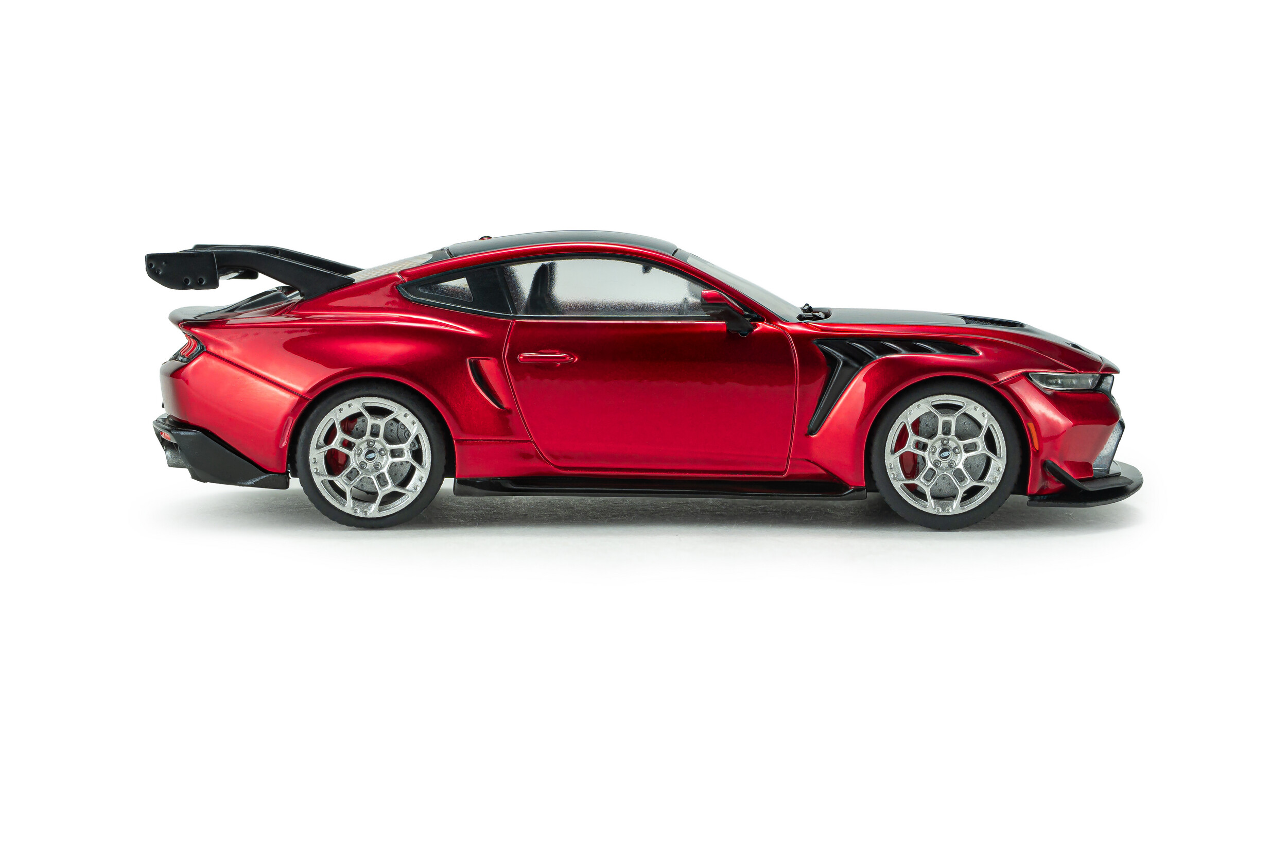 Ford Mustang GTD Molten 2025 magenta metallic tri-coat 1:43 Solido