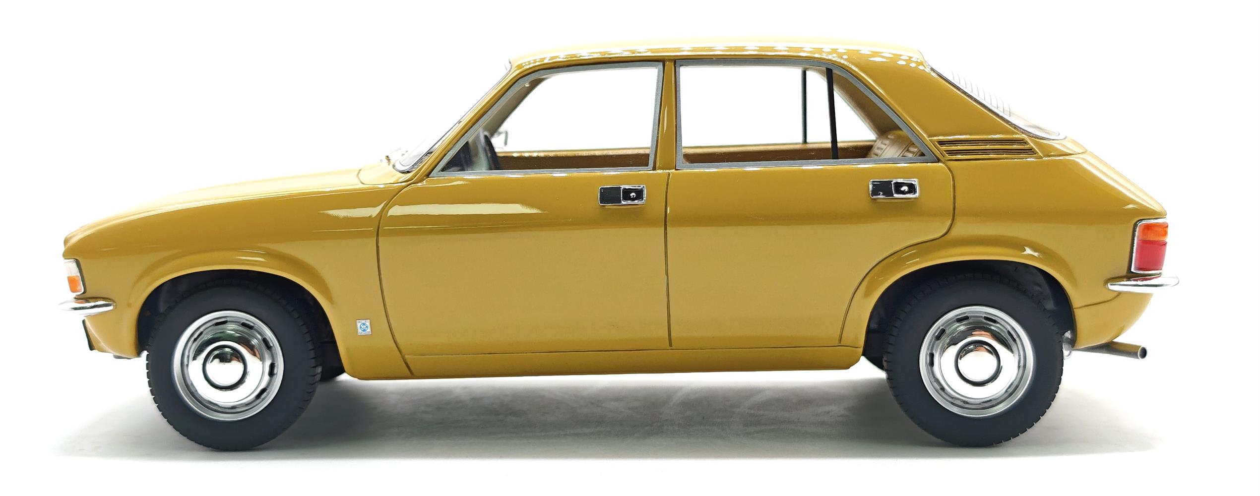 Austin Allegro 1973 ochre 1:18 Cult Scale Models